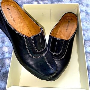 Black Leather Clogs 🌟